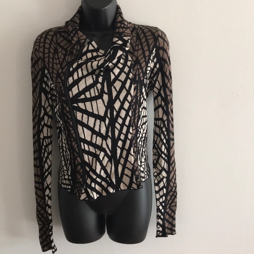 💁🏽‍♀️BCBG Maxazria Top